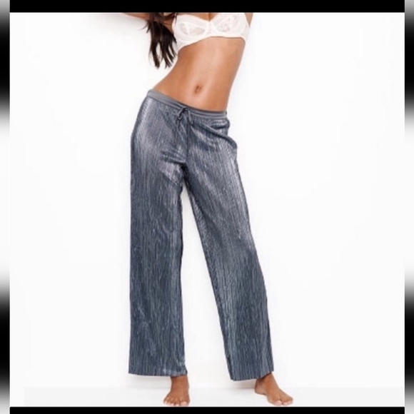 Victoria's Secret Wide Leg metallic crinkle pants size Medium - Picture 1 of 6